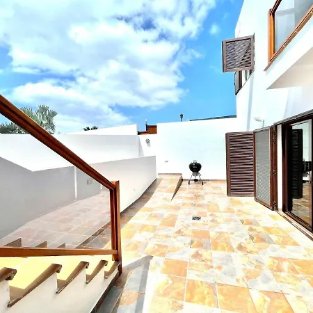 Villa Estupenda Villa Con Piscina Privada, Wifi Y Vistas Al Mar En Playa Blanca *